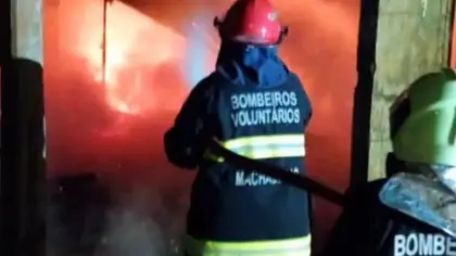 Casa é destruída por incêndio durante a madrugada em município do RS - Studio TV