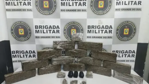 Casal é preso com mais de 10 quilos de maconha em Caxias do Sul - Studio TV