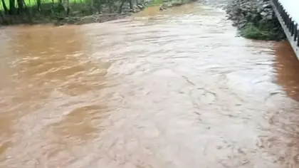 Chuvas provocam transbordamento de rios e danos em estradas do interior de Ibiraiaras - Studio TV