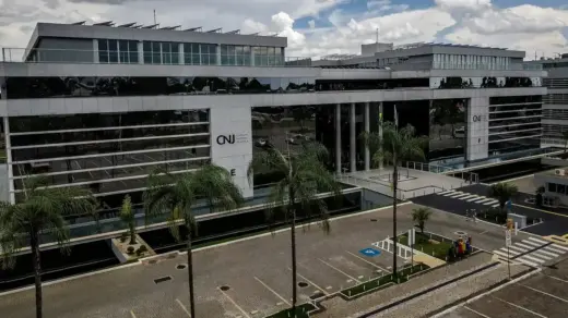 CNJ extingue aposentadoria compulsória como punição máxima para juízes - Studio TV