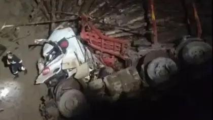 Colisão entre caminhões deixa motorista morto na BR-153, na Região Central do RS - Studio TV