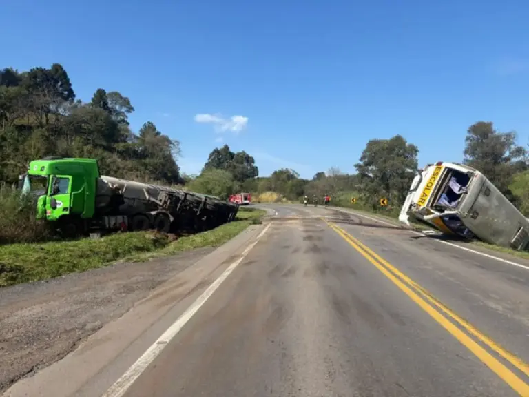 Colisão entre carreta-tanque e micro-ônibus deixa feridos e bloqueia ERS-122 em Ipê - Studio TV