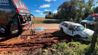 Colisão entre ônibus da Banda Modello e Parati deixa uma vítima fatal na ERS-324, em Ronda Alta - Studio TV