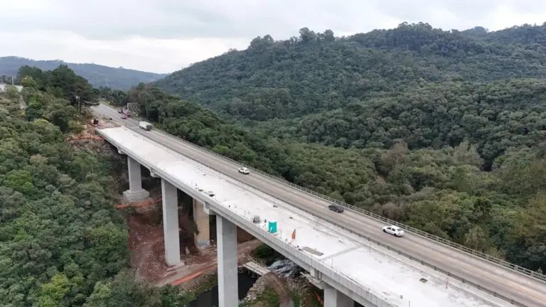 Detonação de rochas bloqueia a ERS-122 em Caxias do Sul - Studio TV