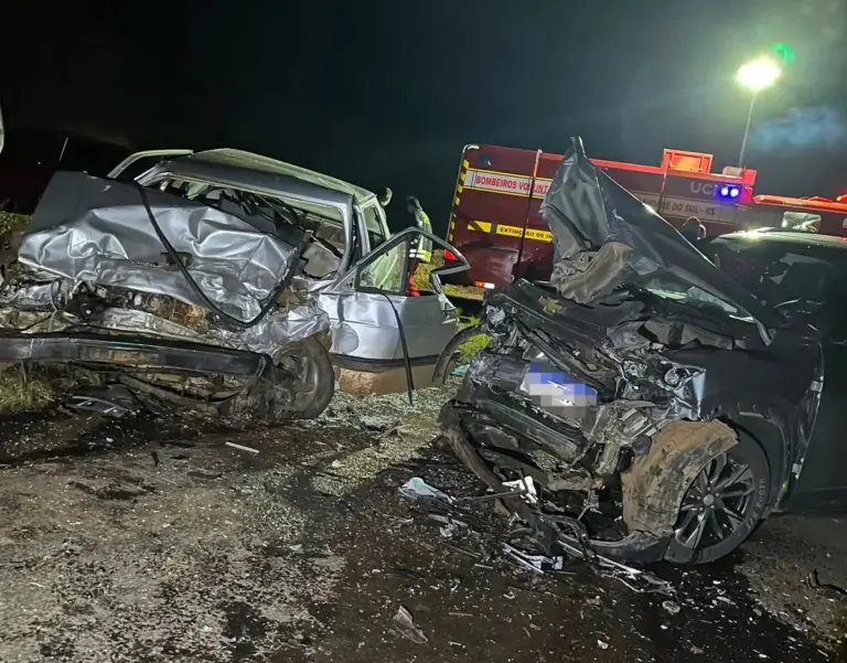 Duas pessoas morrem após colisão frontal em Chapada - Studio TV