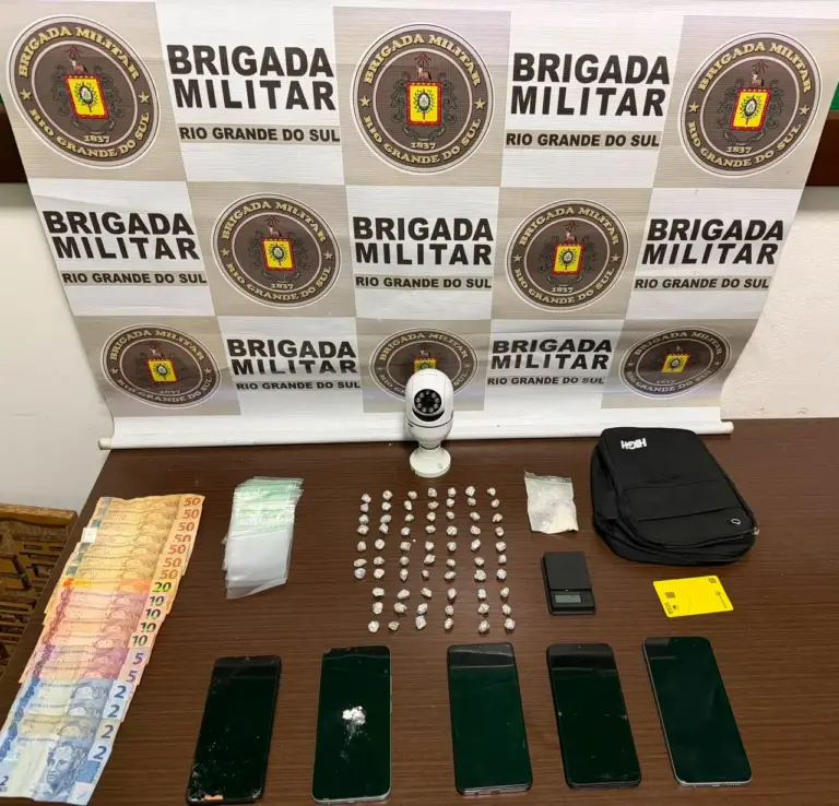 Dupla é presa e adolescente apreendido por tráfico de drogas em Veranópolis - Studio TV