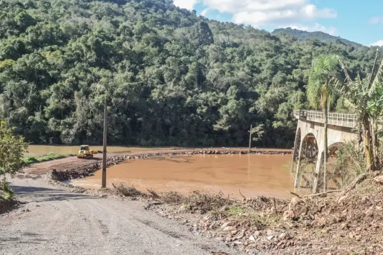 ERS-437 terá bloqueios diários entre Vila Flores e Antônio Prado; confira os horários - Studio TV