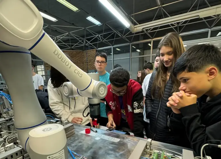 Escola do Amanhã abre vagas extras para jovens de Caxias do Sul - Studio TV