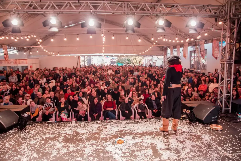 Festival do Bolinho de Chuva reúne 20 mil pessoas e serve 140 mil bolinhos em Veranópolis - Studio TV