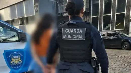 Foragida é presa pela Guarda Municipal no centro de Caxias do Sul - Studio TV