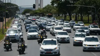 Governo eleva para R$ 200 mil o teto de crédito para carros de aplicativo e táxis - Studio TV