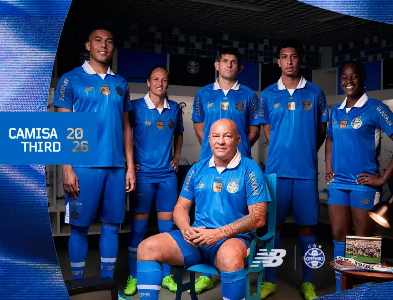 Grêmio lança terceira camisa em homenagem aos 30 anos da Tríplice Coroa - Studio TV