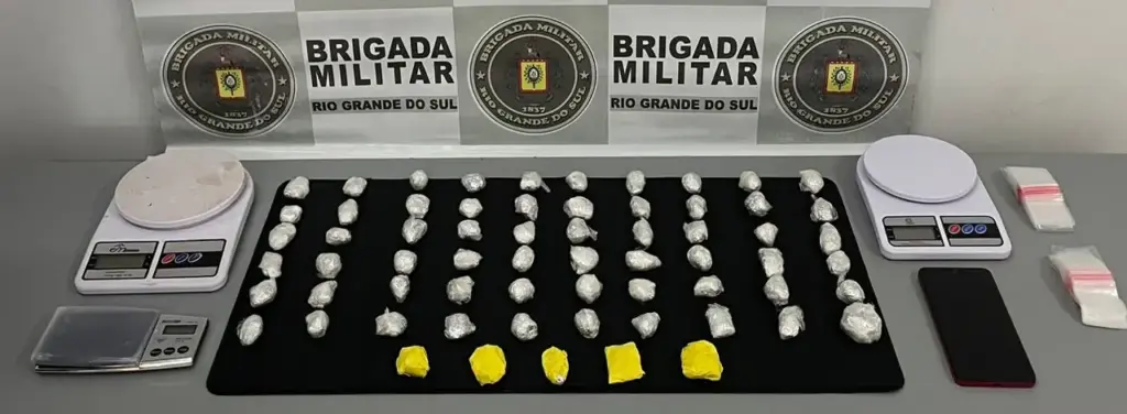 Homem de 18 anos é preso por tráfico de drogas em Paraí - Studio TV
