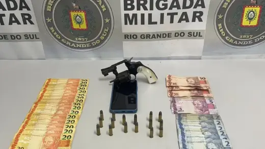 Homem de 60 anos é preso por porte ilegal de arma em Caxias do Sul - Studio TV