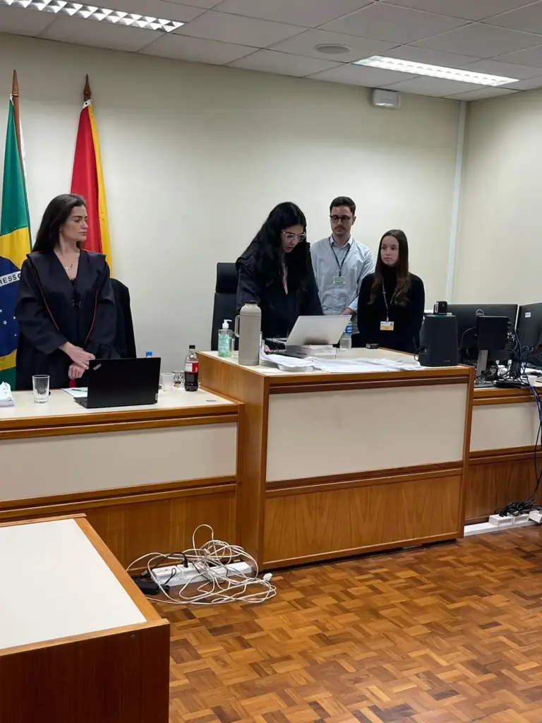 Homem é condenado a mais de 39 anos por tentativa de feminicídio em São Sebastião do Caí - Studio TV