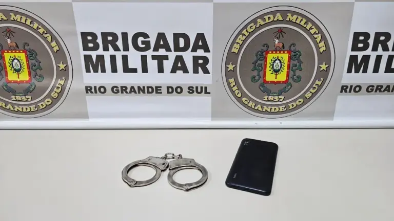 Homem é preso em flagrante após furto de celular em Guaporé - Studio TV