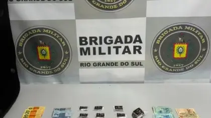 Homem é preso por tráfico de drogas durante abordagem em Caxias do Sul - Studio TV