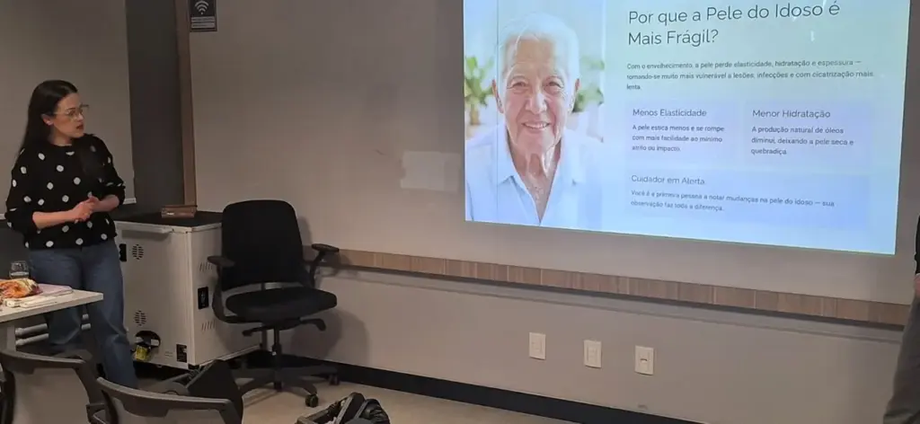 Hospital São João Batista capacita alunos do Senac para cuidados com idosos - Studio TV