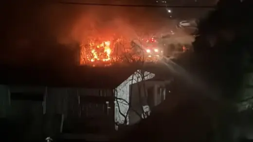 Incêndio atinge ônibus de turismo no Centro de Eventos de Antônio Prado - Studio TV