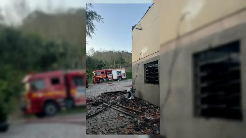 Incêndio destrói residência de 374 metros quadrados na Serra Gaúcha - Studio TV