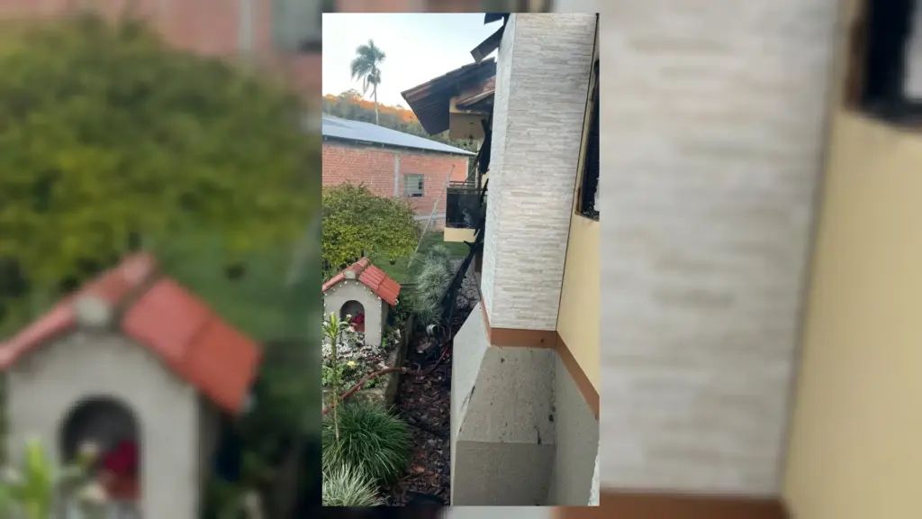 Incêndio destrói residência de 374 metros quadrados na Serra Gaúcha - Studio TV
