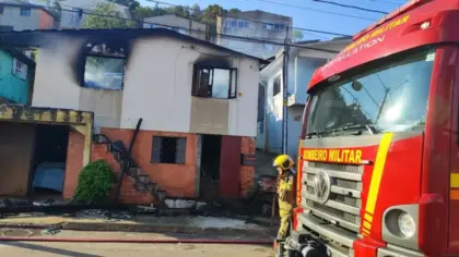 Incêndio destrói residência e deixa dois moradores intoxicados por fumaça em Caxias do Sul - Studio TV