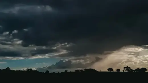 Inmet emite alerta vermelho para temporais no Rio Grande do Sul com ventos de até 100 km/h - Studio TV