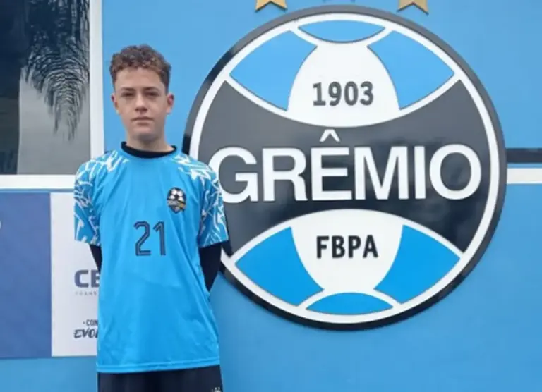 Jovem goleiro da base do VEC é selecionado para intercâmbio no Sub-13 do Grêmio - Studio TV