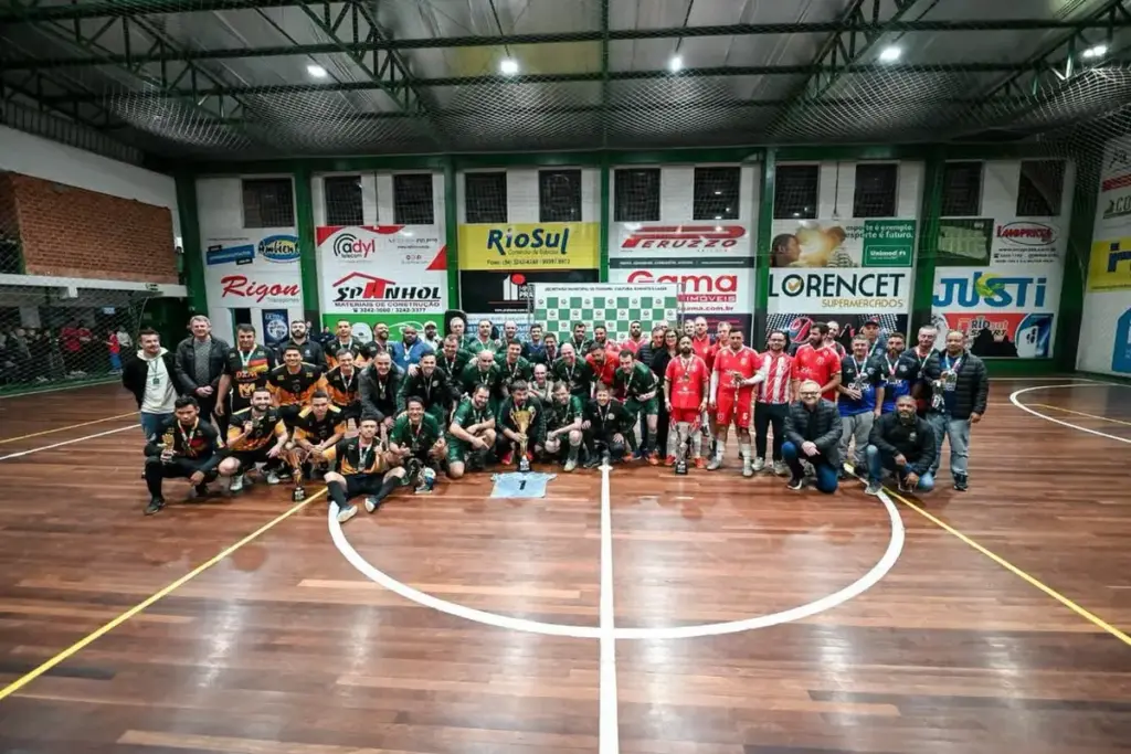 Kalábia e Vila Sapo conquistam títulos do Municipal de Futsal de Nova Prata - Studio TV