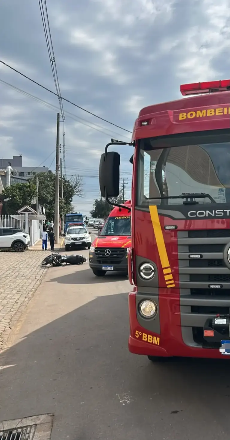 Motociclista de 22 anos fica ferido após colisão com caminhonete em Bento Gonçalves - Studio TV