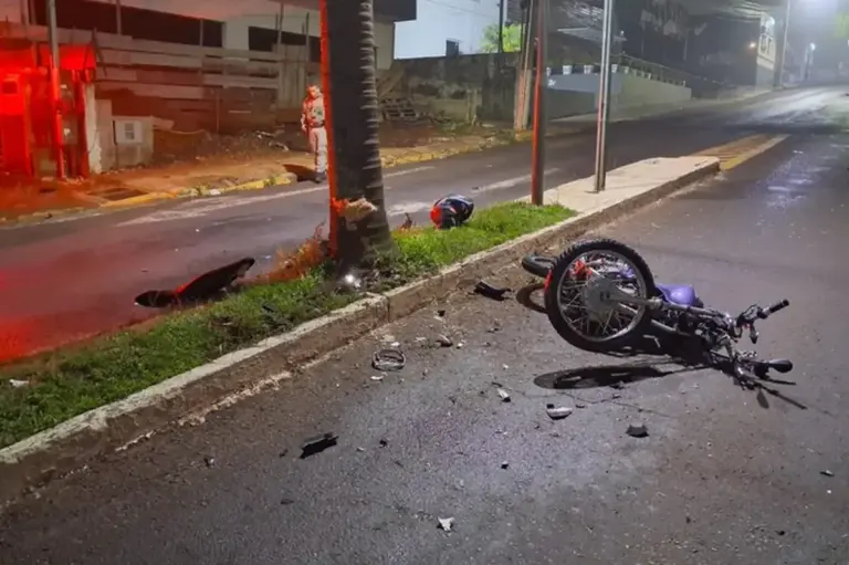 Motociclista de 22 anos morre após atingir árvore no norte do RS - Studio TV