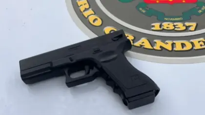 Motorista embriagado é preso com simulacro de arma de fogo em Farroupilha - Studio TV