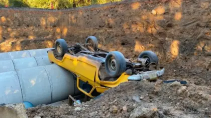 Motorista fica ferido após cair em buraco de obra na ERS-448, em Farroupilha - Studio TV
