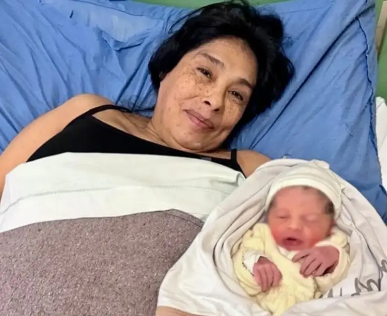 Mulher dá à luz pela primeira vez aos 62 anos e protagoniza caso inédito na Argentina - Studio TV