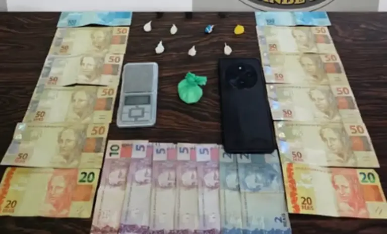 Mulher é presa com cocaína e crack durante ação da Rocam em Guaporé - Studio TV