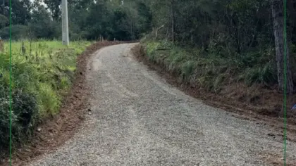 Nova Prata realiza melhorias em estrada da Comunidade Fazenda da Pratinha - Studio TV