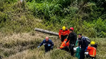 Pai ajuda no resgate de filho ferido em acidente com motosserra em SC - Studio TV