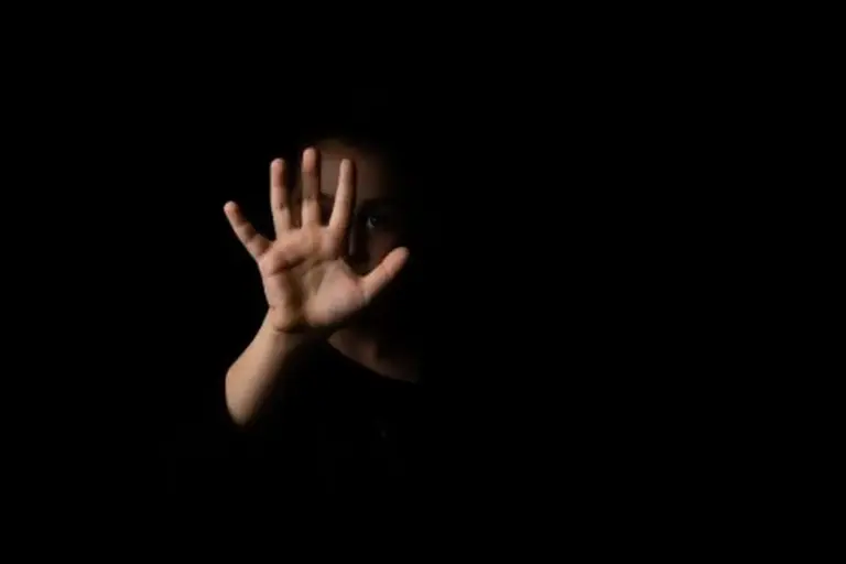 Pai é condenado a 16 anos e 6 meses por estupro da própria filha no RS - Studio TV