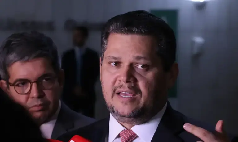 PEC que prevê fim da escala 6x1 avança para a CCJ do Senado - Studio TV