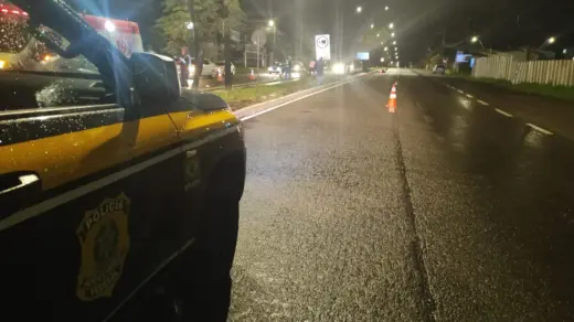 Pedestre fica gravemente ferido após ser atropelado por motocicleta na BR-116, em Caxias do Sul - Studio TV