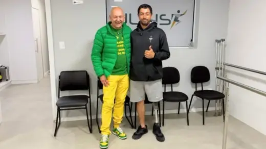 Pedreiro de SC recebe prótese de R$ 80 mil após história viralizar nas redes - Studio TV