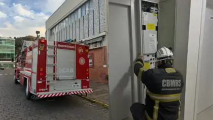 Pessoa presa em elevador é resgatada pelos bombeiros em Antônio Prado - Studio TV