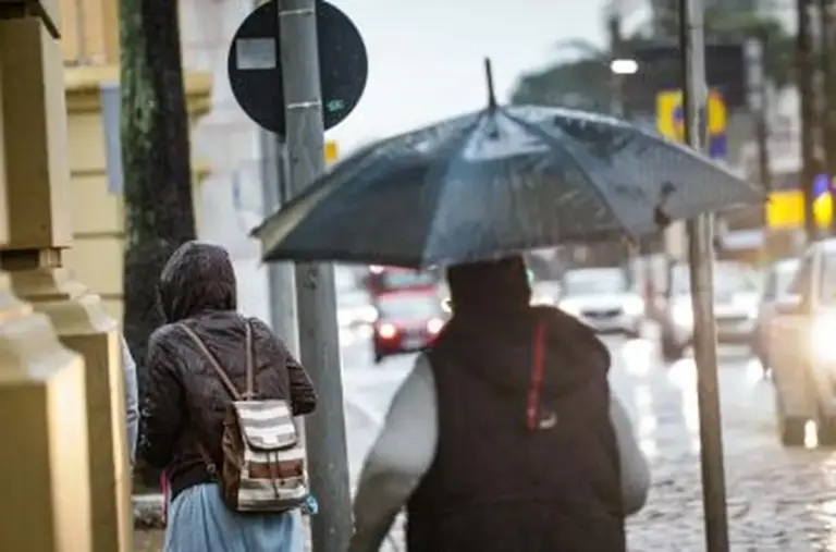 Porto Alegre pode ter cerca de 100 milímetros de chuva até quinta-feira - Studio TV