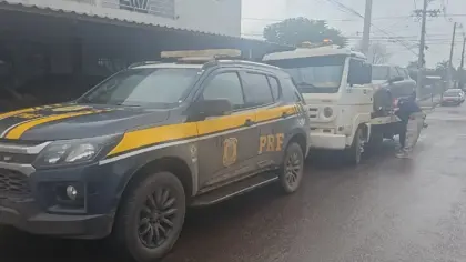 PRF apreende 121 quilos de maconha em carro transportado por guincho em Frederico Westphalen - Studio TV