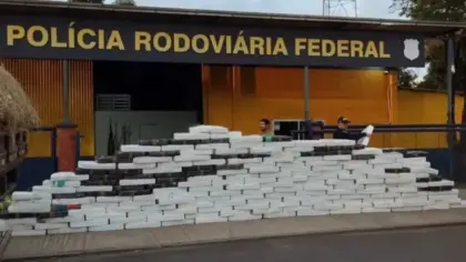 PRF apreende cerca de duas toneladas de maconha em caminhão com melancias na BR-386 - Studio TV