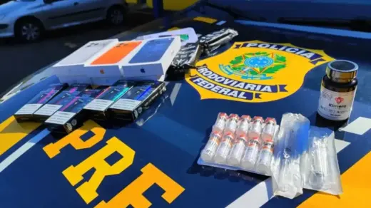 PRF prende motorista com medicamentos russos e produtos estrangeiros em Vacaria - Studio TV