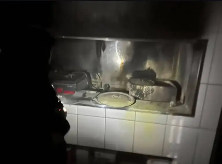 Princípio de incêndio atinge cozinha de estabelecimento comercial em Marau - Studio TV