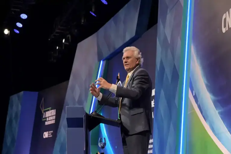 Ronaldo Caiado critica falas de Lula sobre os Estados Unidos e acusa presidente de usar embate eleitoralmente - Studio TV