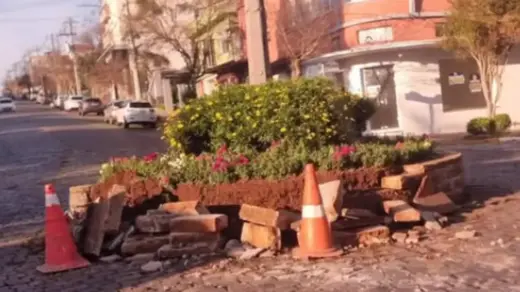 Rotatória no centro de Nova Prata é novamente danificada após acidente - Studio TV