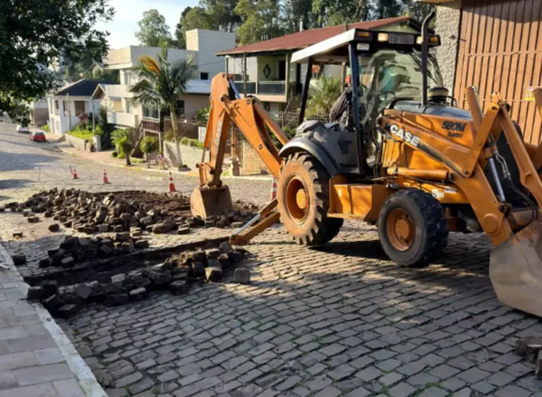Rua Clara Schimitz recebe melhorias na pavimentação em Veranópolis - Studio TV